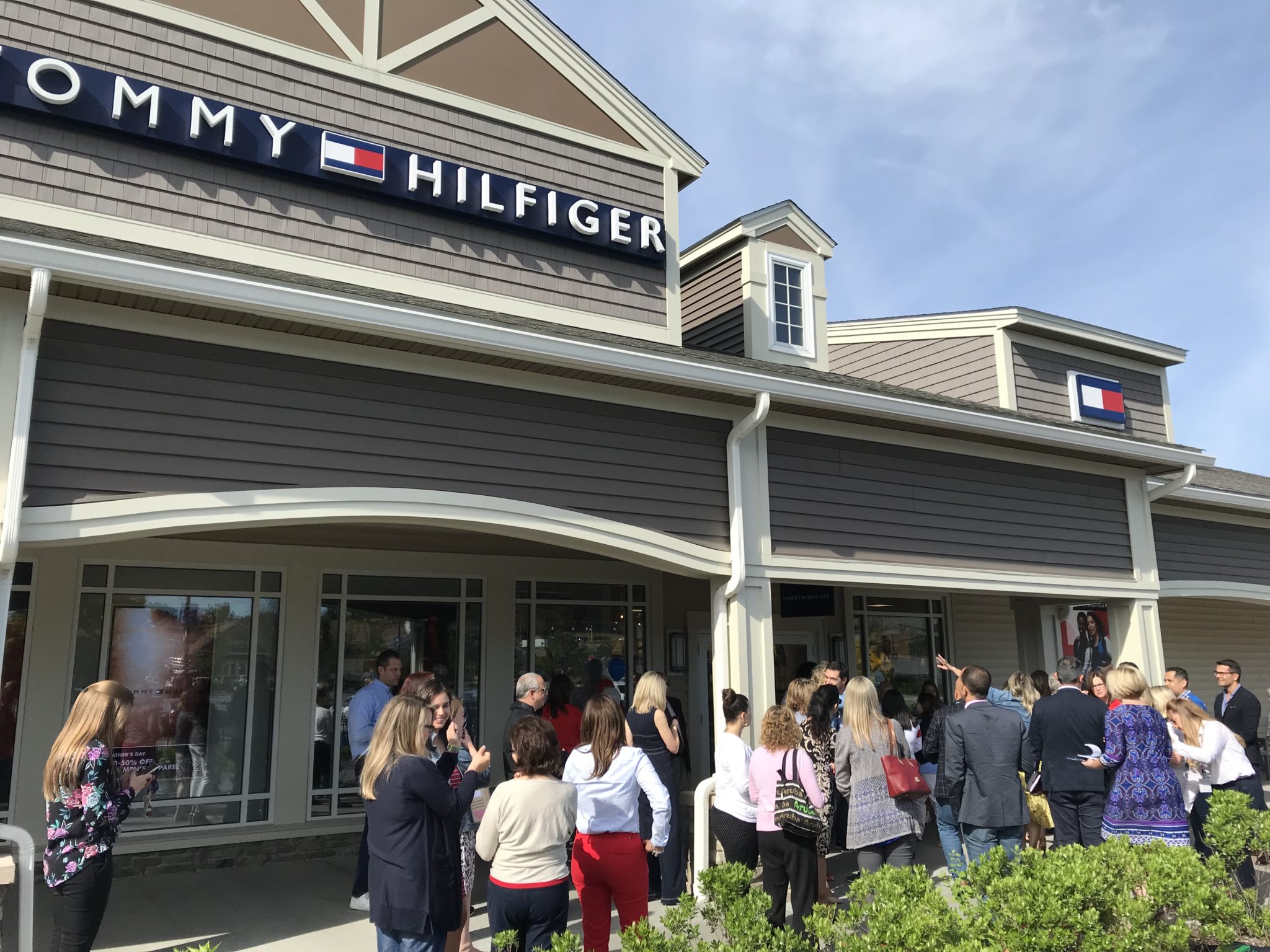 Tommy Hilfiger Store Celebrates Grand 